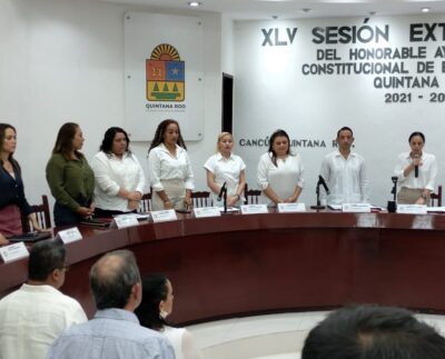 Rinden protesta tres suplentes como regidores en Cancún